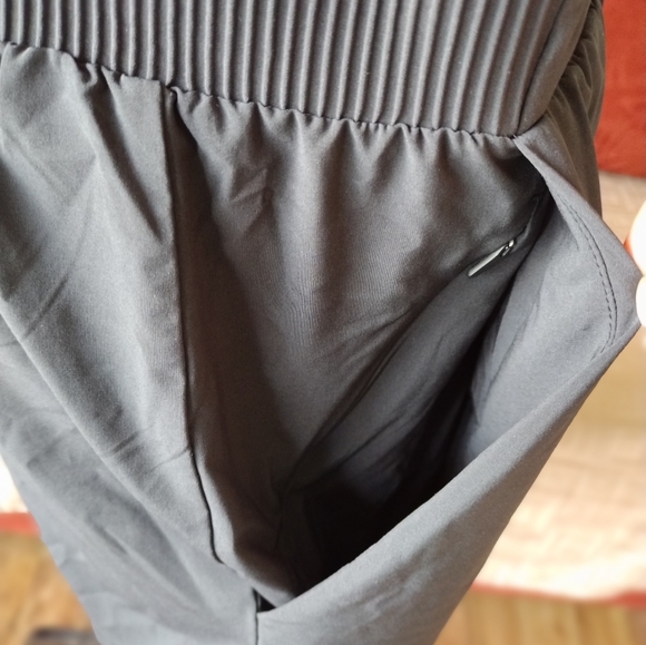 All In Motion Black Sleeveless Lightweight Athletic Cinched Dress - Picture 4 of 8